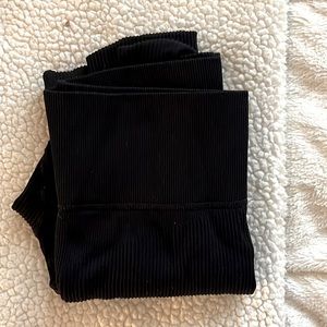 SMALL RIBBED BLACK LEGGINGS